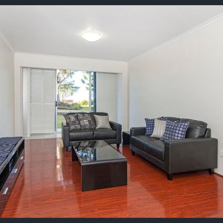 2/33-35 Tourist Road, East Toowoomba, Qld 4350 - Photo 1