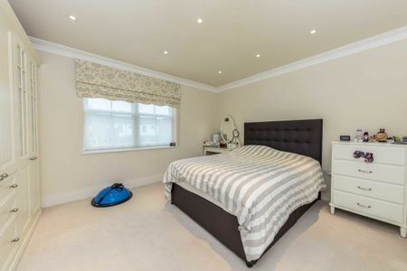 Clifton Road, KT2, London - Photo 2