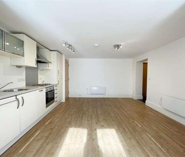 Queens Parade, Scarborough, YO12 - Photo 6