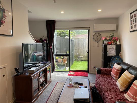 One bedroom townhouse in sunny Taita - Photo 1