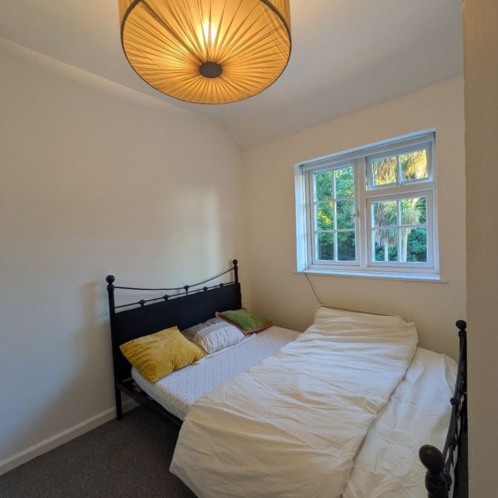 Room in a Shared House, Greestead Gardens, SW15 - Photo 1