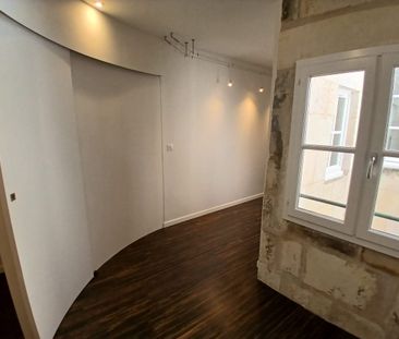 Location Appartement 2 pièces 75m² LA ROCHELLE 17000 - Photo 2