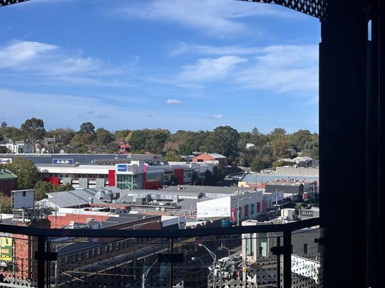 Hawthorn East - Photo 1