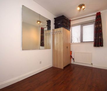 2 bed Terraced for rent - Photo 3