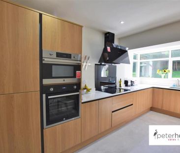 3 bedroom semi-detached house to rent - Photo 6