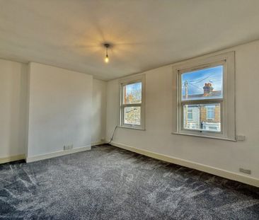 1 bed Flat Shakespeare Drive, Westcliff-on-Sea, SS0 - Photo 4