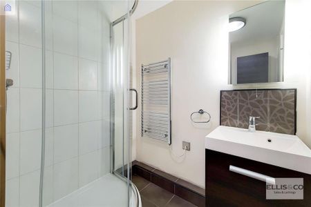 2 bedroom apartment to rent - Photo 4