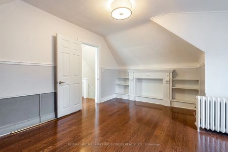 Detached Home For Lease | E9036091 - Photo 3