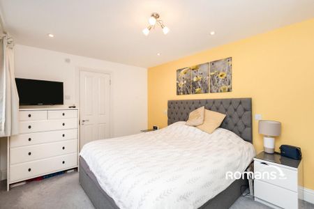 4 bedroom detached house to rent - Photo 2