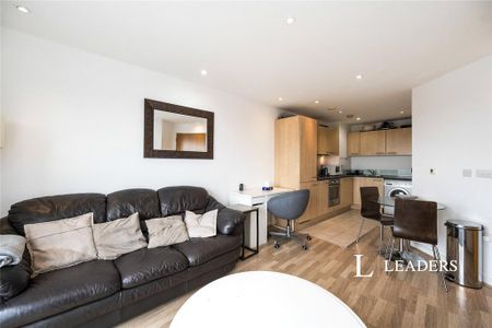1 bedroom flat to rent - Photo 2