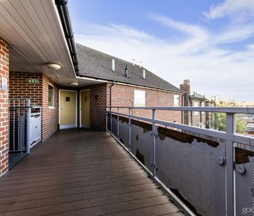 Hillcross Avenue, Morden, SM4 - Photo 3