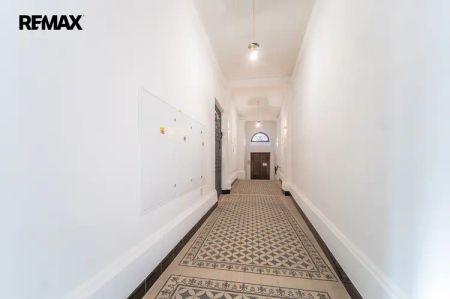 Pronájem bytu o dispozici 2+kk v ulici nám. Arnošta z Pardubic v Českém Brodě - Fotografie 2