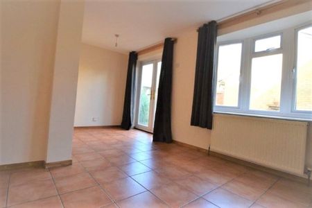 Bader Gardens, Slough, Berkshire,SL1 - Photo 2