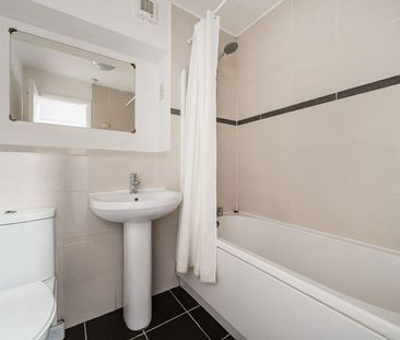 Abinger Way, Guildford, Surrey, GU4 - Photo 6