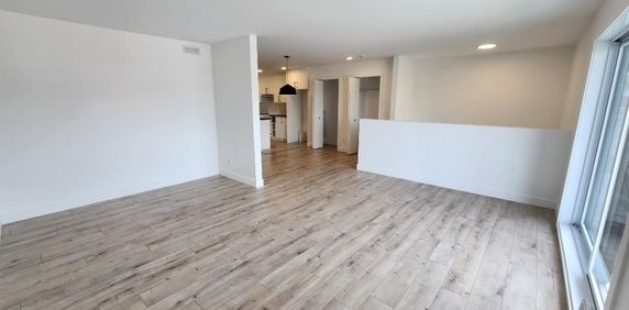 **4 ½**APPARTEMENT -style MAISON DE VILLE au CŒUR de STE-FOY - Photo 2