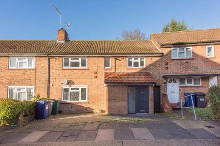 Moat Crescent, Finchley, N3 - Photo 2