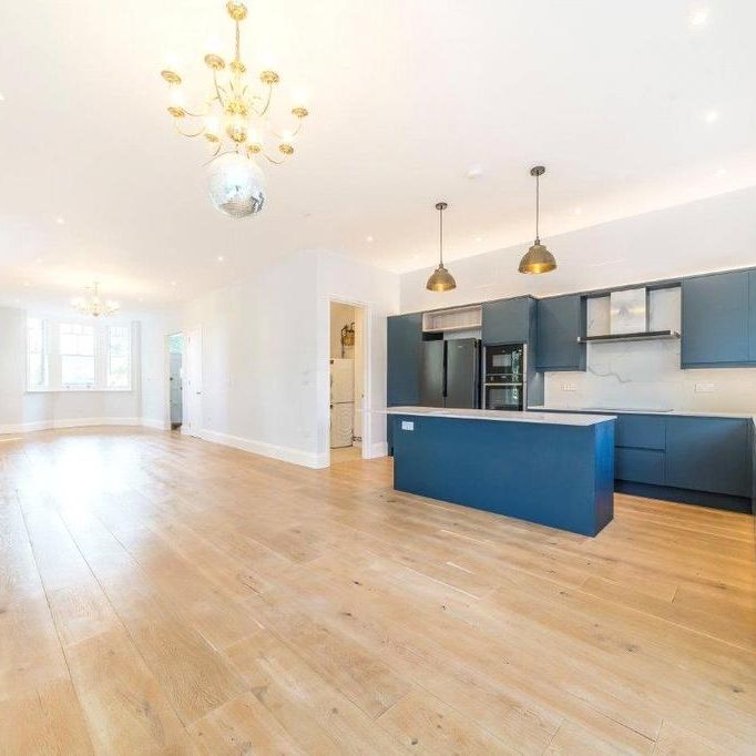 5 bedroom end of terrace house to rent - Photo 1