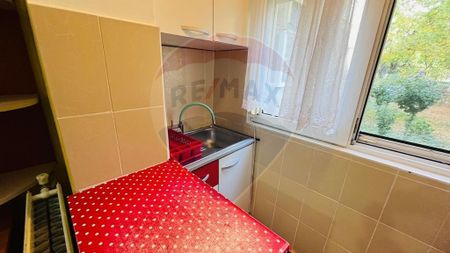 Garsoniera de închiriat în zona Rogerius - Fotografie 2