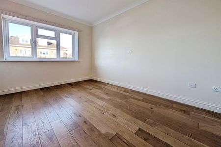 Harrison Road, SO17 - Photo 2