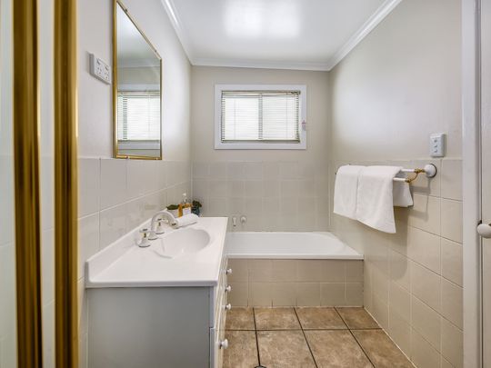 Spacious home with flexibility on CBD fringe - Photo 1