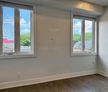 For Lease - 1415 Gerrard Street Unit# 2, Toronto, Ontario - Photo 2