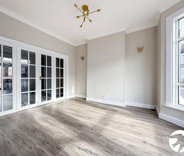 3 bedroom end of terrace house to rent - Photo 5