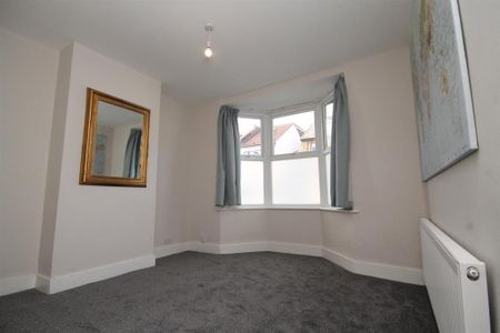 2 bedroom semi-detached house to rent - Photo 4