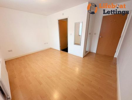 2 bedroom semi-detached house to rent - Photo 3