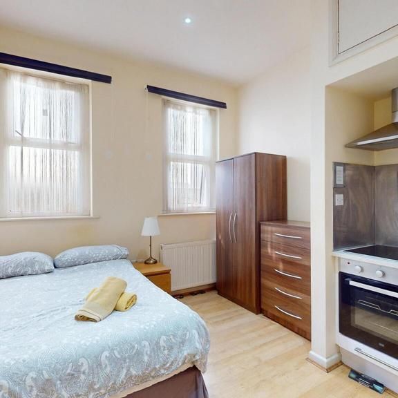 Studio to rent - Photo 1