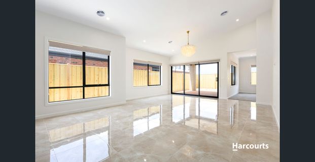 Modern family home in Charlemont! - Photo 1