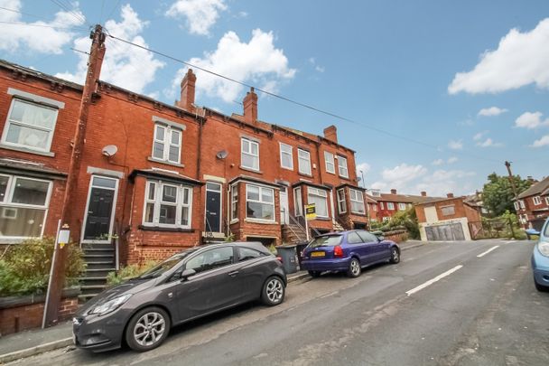 BILLS INCLUDED – Wetherby Grove, Burley, Leeds, LS4 - Photo 1