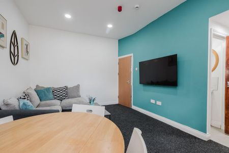 4 bedroom terraced house to rent - Photo 3