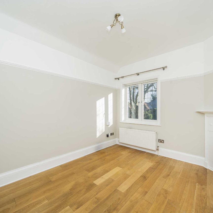 The Avenue, Queens Park, NW6, London - Photo 1