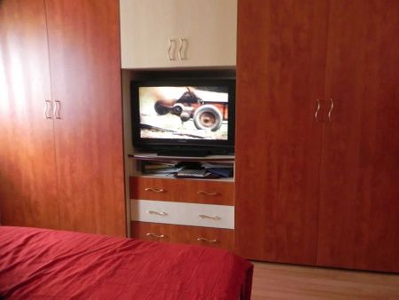 De inchiriat apartament 2 camere, str Toamnei - Fotografie 2