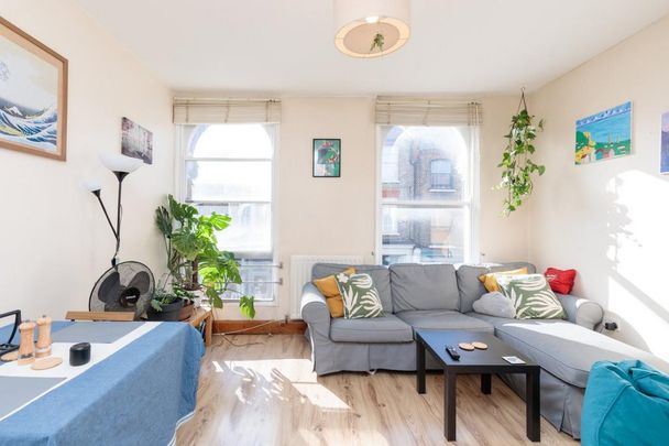 2 bedroom flat to rent - Photo 1