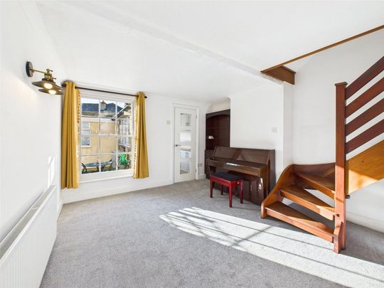 2 bedroom semi-detached house to rent - Photo 1