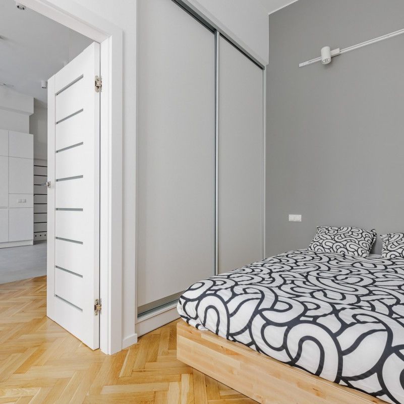 Klasyczny apartament w przedwojennej kamienicy - Zdjęcie 1