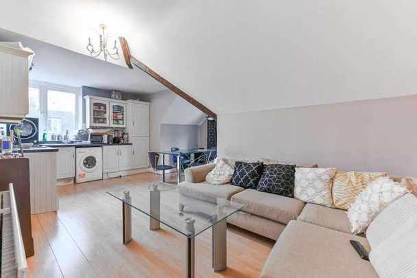 Russell Hill, Purley, CR8 - Photo 1