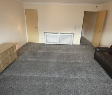 Whitehill Court, Glasgow, G31 2BA - Photo 5