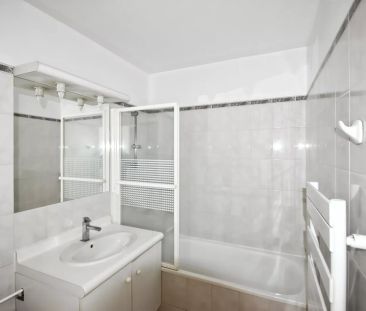 Appartement Boulogne Billancourt 1 pièce(s) 26.74 m2 - Photo 2