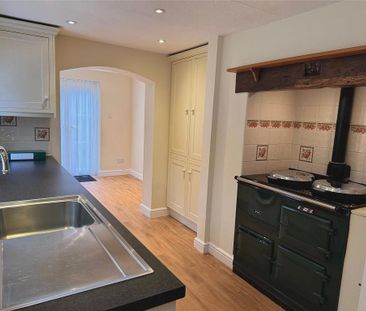 3 bedroom semi-detached house to rent - Photo 5