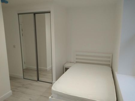 3 bedroom private hall to rent - Photo 4