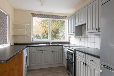 3 bedroom semi-detached house to rent - Photo 5