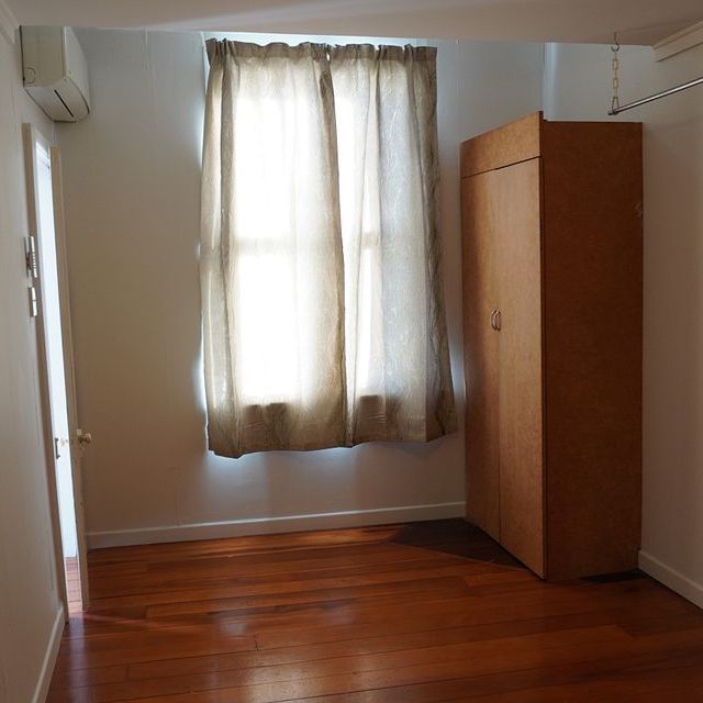 Villa conversion unit with sun porch - Photo 1