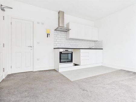 Property to rent - Photo 2