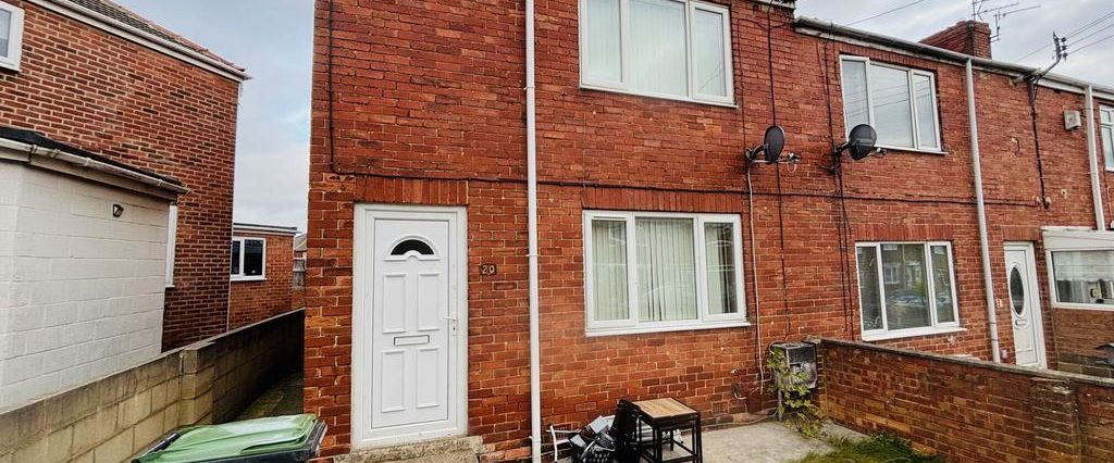 3 bedroom terraced house to rent - Photo 1