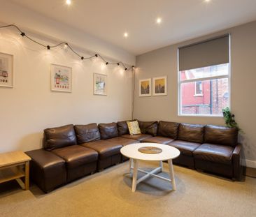 Norwood Grove,, Hyde Park, Leeds - Photo 3