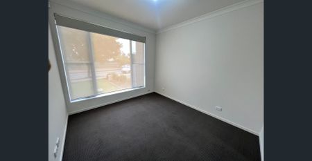 Lovely Townhouse with 3 bedrooms & 2 bathrooms in Seacombe Gardens - Photo 4