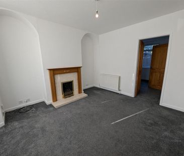 2 bedroom end of terrace house to rent - Photo 2