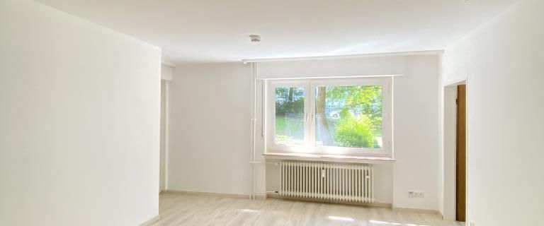 **Senioren mit WBS** 2-Zimmer-Wohnung in Solingen Mitte mit Balkon und Laminatboden - Photo 1